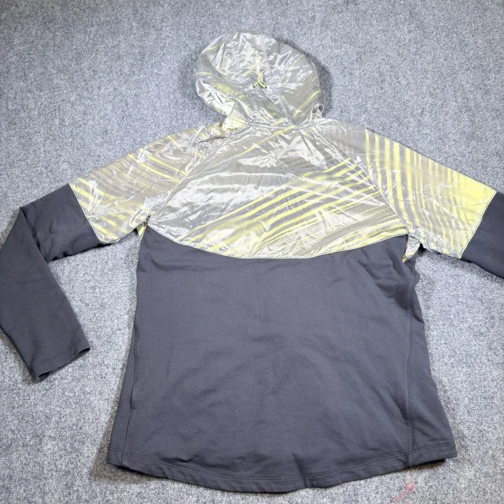 Nike used faint